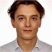 Professeur de Droit - Étudiant en master Droit des affaires